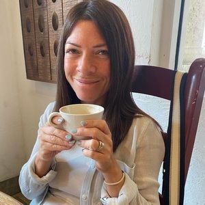 Meet your Posher, Gabriela